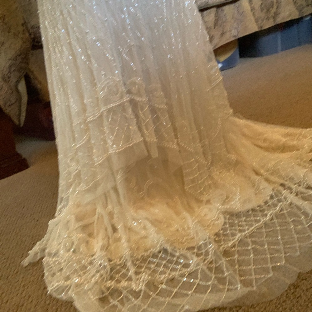 Theia hand embroidered mermaid wedding gown - Picture 10 of 16